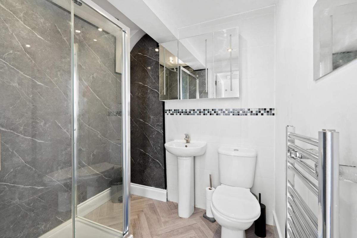 Canary Wharf - Contractors - 4 Bed * London